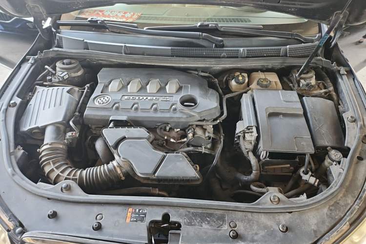 Used Buick LaCrosse 2012 2.4L SIDI Luxury Edition Engine Bay