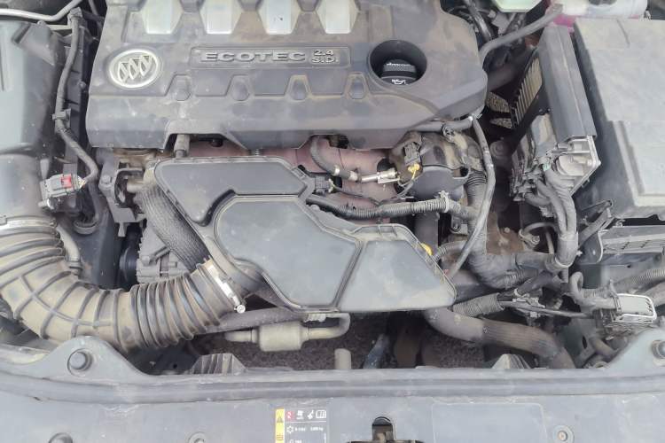 Used Buick LaCrosse 2012 2.4L SIDI Comfort Edition Engine Bay