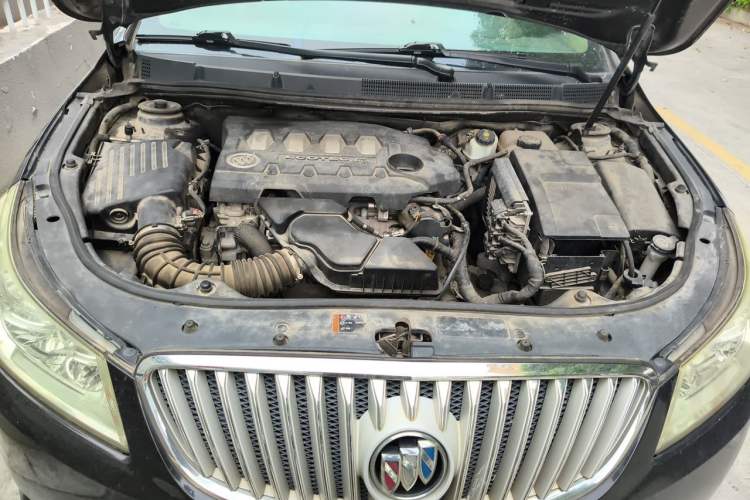 Used Buick LaCrosse 2012 2.4L SIDI Elegant Edition Engine Bay