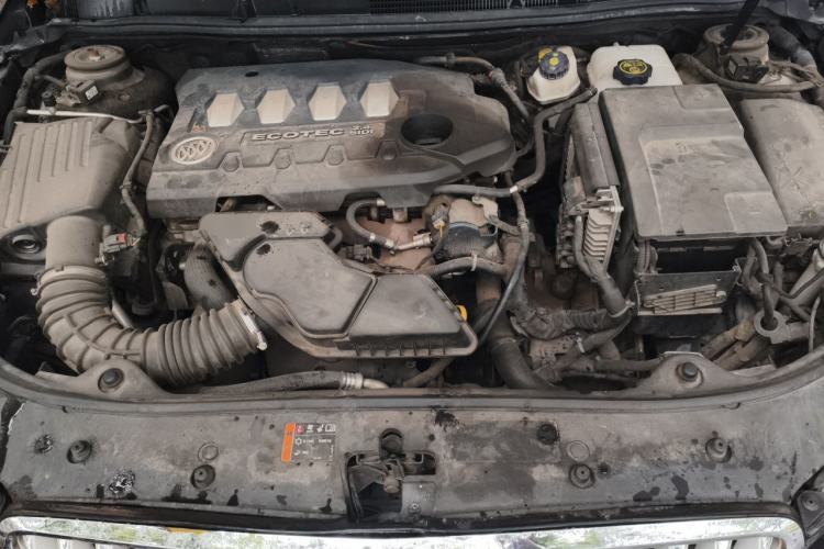 Used Buick LaCrosse 2012 2.4L SIDI Luxury Edition Engine Bay