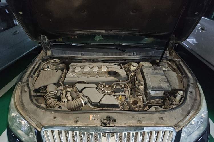 Used Buick LaCrosse 2012 2.4L SIDI Elegant Edition Engine Bay