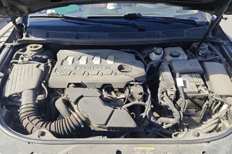 Used Buick LaCrosse 2012 2.4L SIDI Luxury Edition Engine Bay