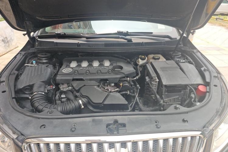 Used Buick LaCrosse 2012 2.4L SIDI Elegant Edition Engine Bay