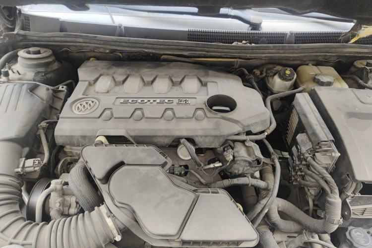 Used Buick LaCrosse 2012 2.4L SIDI Elegant Edition Engine Bay