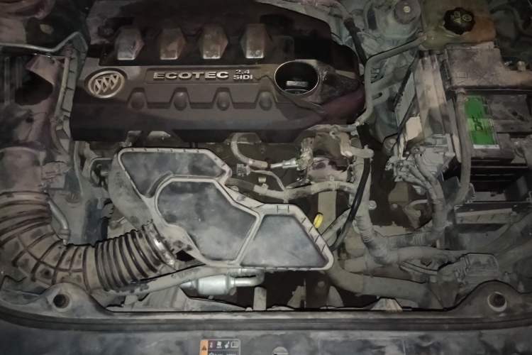 Used Buick LaCrosse 2012 2.4L SIDI Elegant Edition Engine Bay