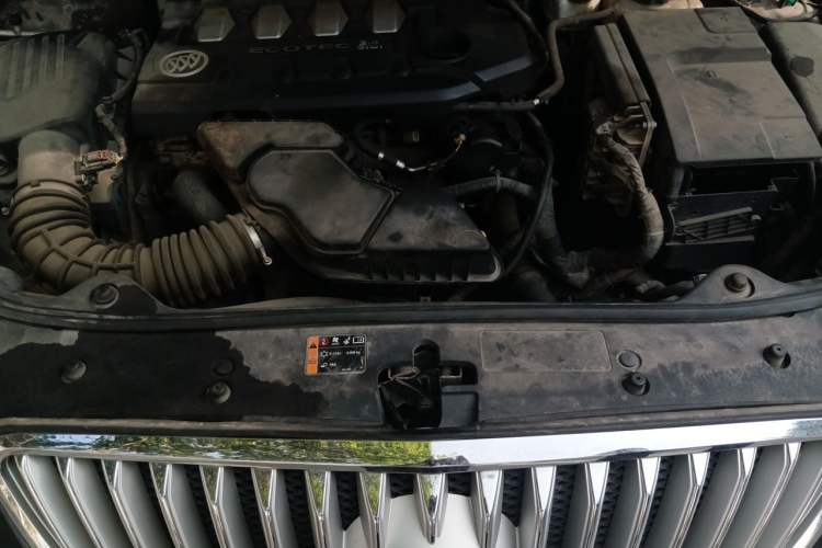 Used Buick LaCrosse 2012 2.4L SIDI Elegant Edition Engine Bay