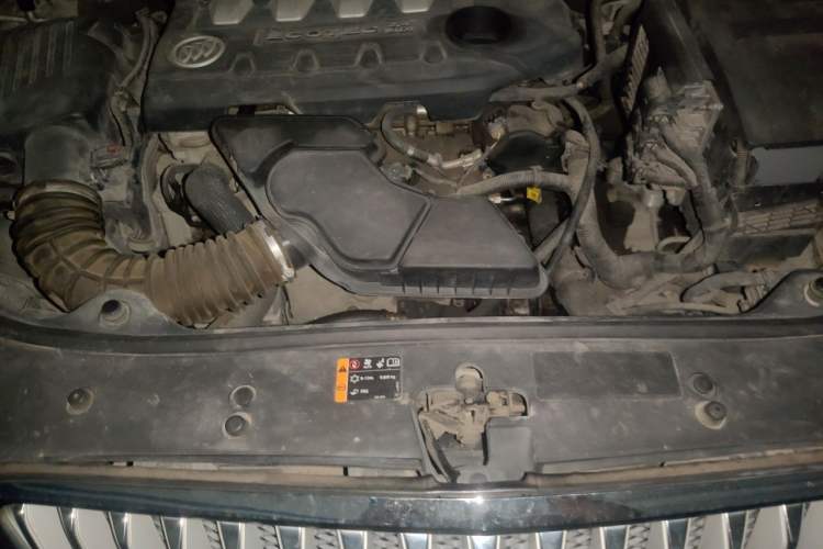Used Buick LaCrosse 2012 2.4L SIDI Elegant Edition Engine Bay
