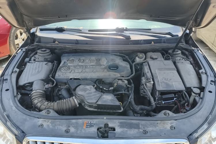 Used Buick LaCrosse 2012 2.4L SIDI Elegant Edition Engine Bay