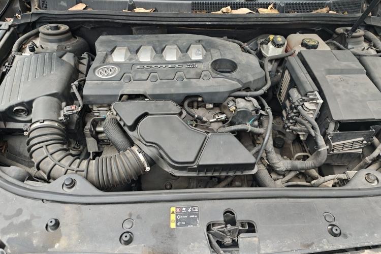 Used Buick LaCrosse 2012 2.4L SIDI Comfort Edition Engine Bay