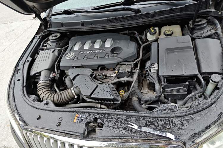 Used Buick LaCrosse 2012 2.4L SIDI Comfort Edition Engine Bay