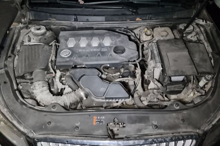 Used Buick LaCrosse 2012 2.4L SIDI Elegant Edition Engine Bay