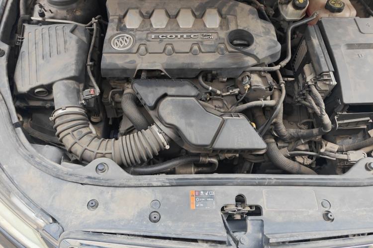 Used Buick LaCrosse 2012 2.4L SIDI Elegant Edition Engine Bay