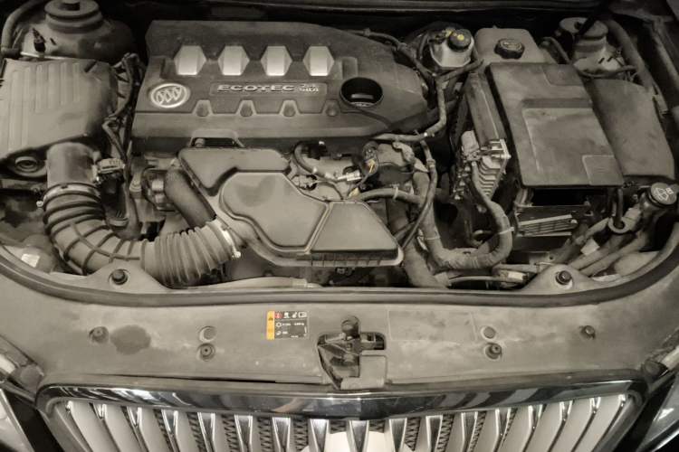 Used Buick LaCrosse 2012 2.4L SIDI Elegant Edition Engine Bay
