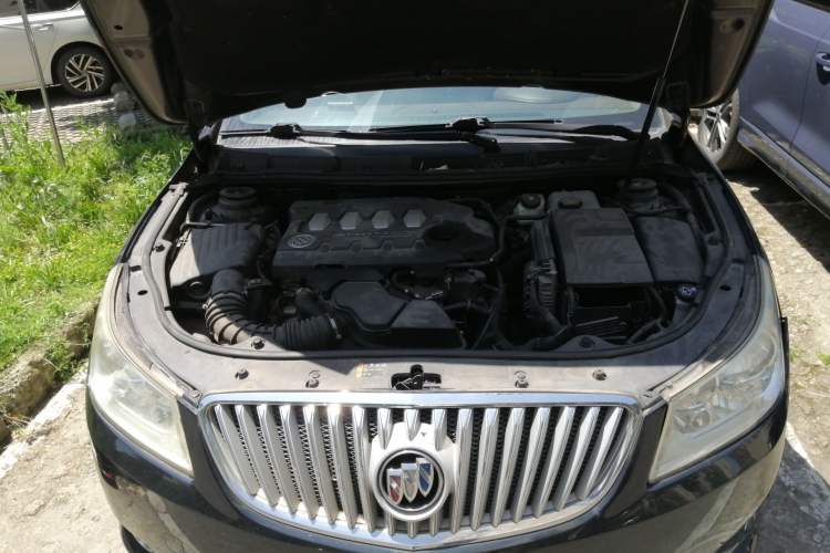Used Buick LaCrosse 2012 2.4L SIDI Elegant Edition Engine Bay