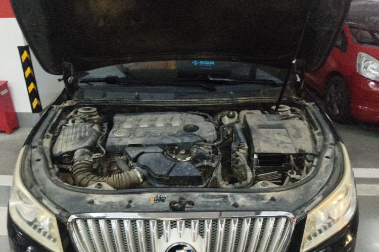 Used Buick LaCrosse 2012 2.4L SIDI Luxury Edition Engine Bay