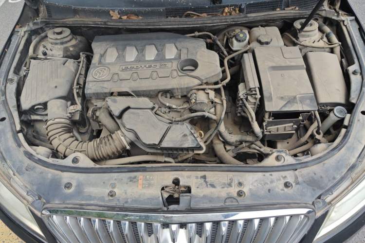 Used Buick LaCrosse 2012 2.4L SIDI Elegant Edition Engine Bay