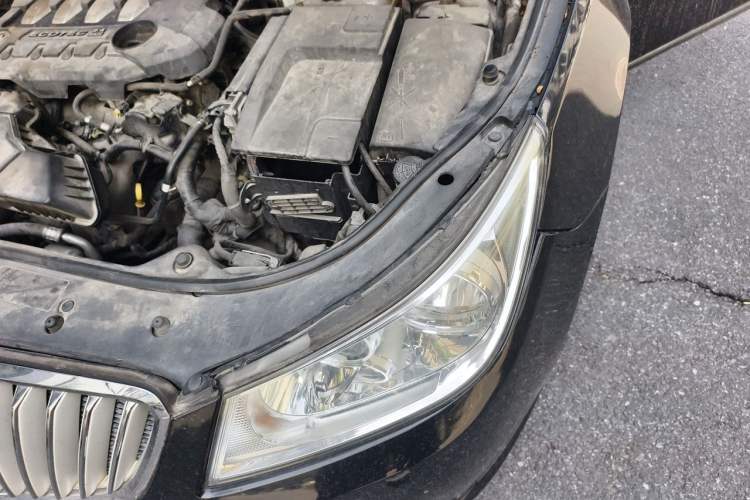 Used Buick LaCrosse 2012 2.4L SIDI Elegant Edition Engine Bay Left
