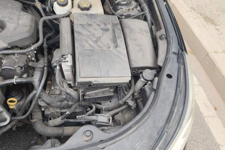 Used Buick LaCrosse 2012 2.4L SIDI Haoya Edition Engine Bay Left