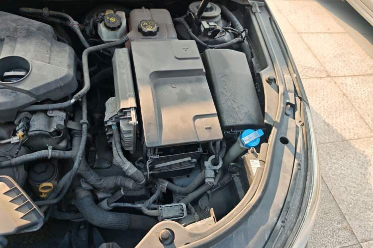 Used Buick LaCrosse 2012 2.4L SIDI Luxury Edition Engine Bay Left