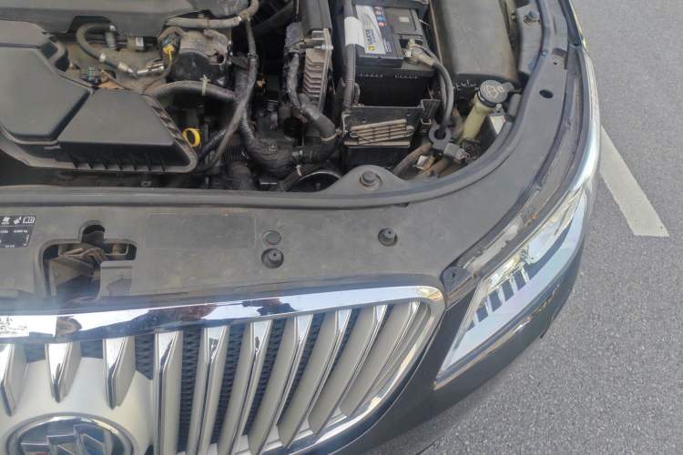 Used Buick LaCrosse 2012 2.4L SIDI Luxury Edition Engine Bay Left