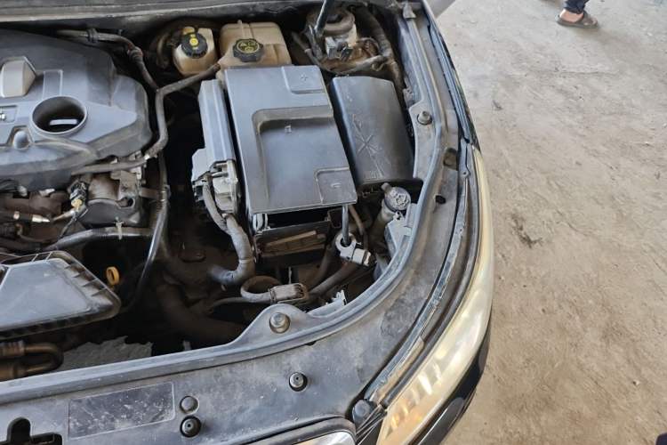 Used Buick LaCrosse 2012 2.4L SIDI Luxury Edition Engine Bay Left