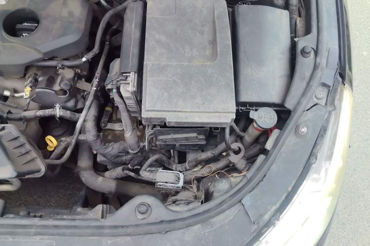 Used Buick LaCrosse 2012 2.4L SIDI Comfort Edition Engine Bay Left