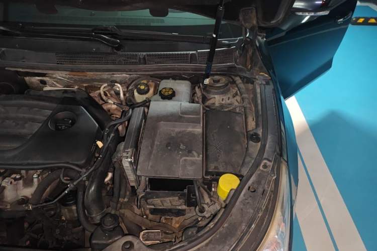 Used Buick LaCrosse 2012 2.0T Comfort Edition Engine Bay Left