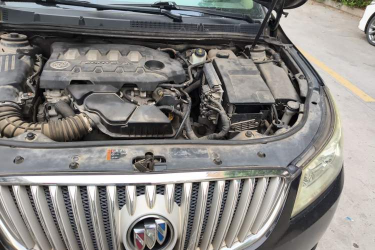 Used Buick LaCrosse 2012 2.4L SIDI Elegant Edition Engine Bay Left
