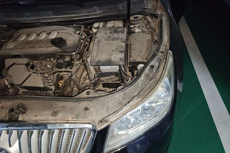Used Buick LaCrosse 2012 2.4L SIDI Elegant Edition Engine Bay Left