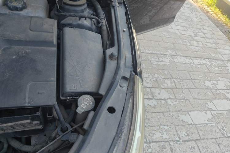 Used Buick LaCrosse 2012 2.4L SIDI Comfort Edition Engine Bay Left