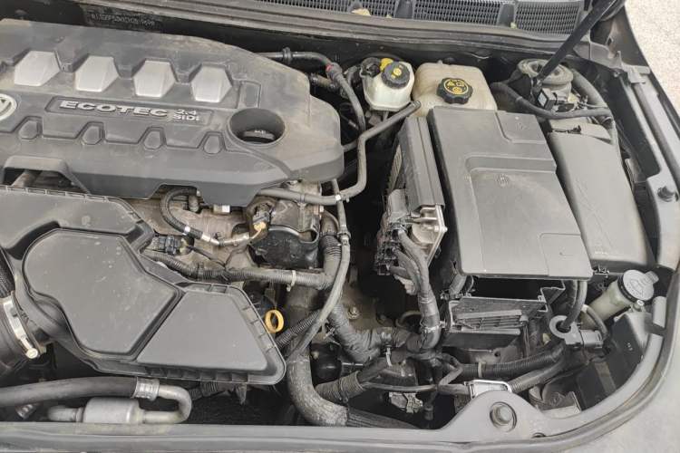 Used Buick LaCrosse 2012 2.4L SIDI Luxury Edition Engine Bay Left