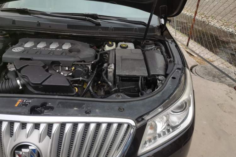 Used Buick LaCrosse 2012 2.4L SIDI Haoya Edition Engine Bay Left