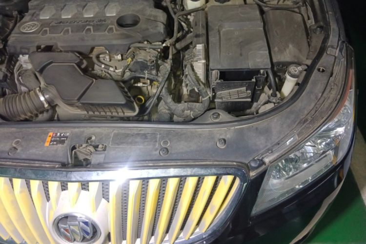 Used Buick LaCrosse 2012 2.4L SIDI Elegant Edition Engine Bay Left