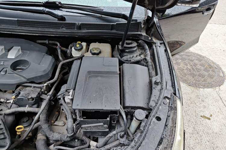 Used Buick LaCrosse 2012 2.4L SIDI Comfort Edition Engine Bay Left