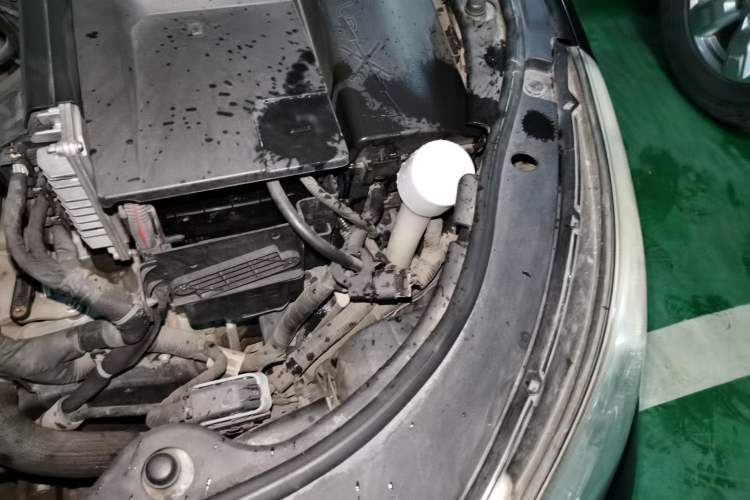 Used Buick LaCrosse 2012 2.4L SIDI Elegant Edition Engine Bay Left