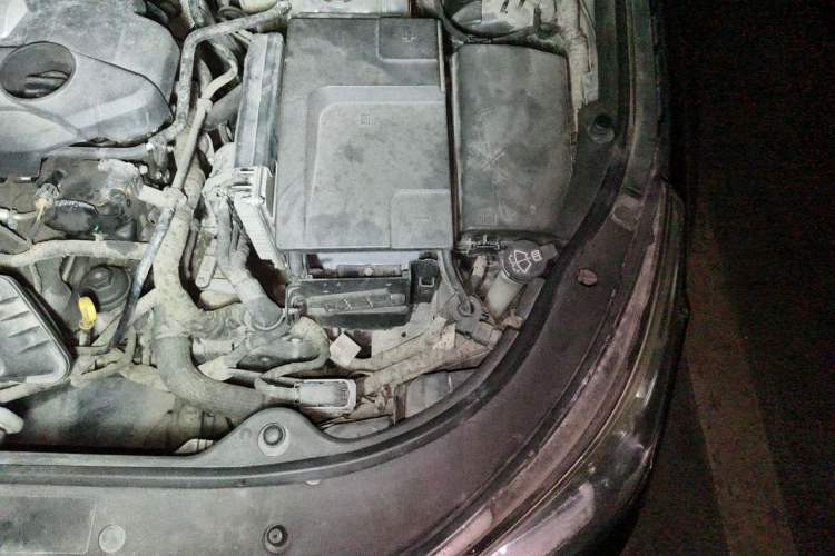 Used Buick LaCrosse 2012 2.4L SIDI Elegant Edition Engine Bay Left