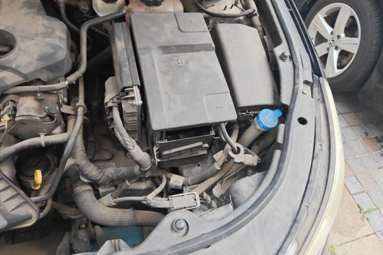 Used Buick LaCrosse 2012 2.4L SIDI Elegant Edition Engine Bay Left