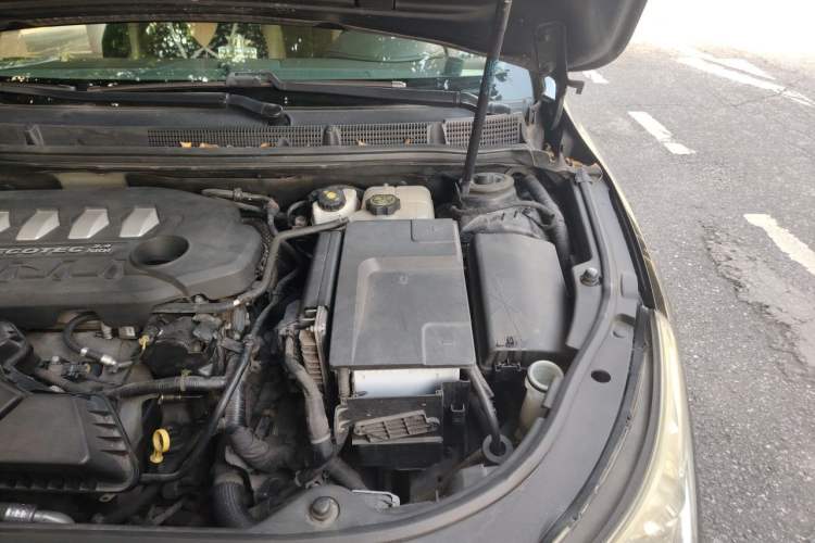 Used Buick LaCrosse 2012 2.4L SIDI Comfort Edition Engine Bay Left