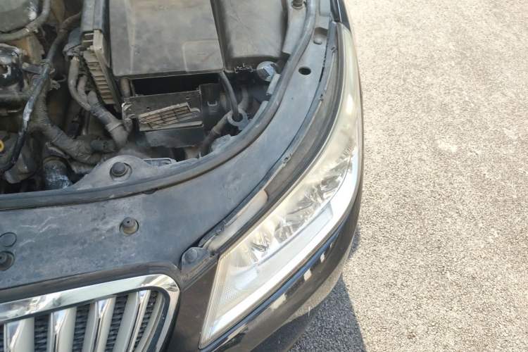 Used Buick LaCrosse 2012 2.4L SIDI Elegant Edition Engine Bay Left