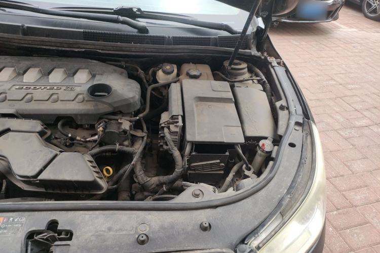Used Buick LaCrosse 2012 2.4L SIDI Elegant Edition Engine Bay Left