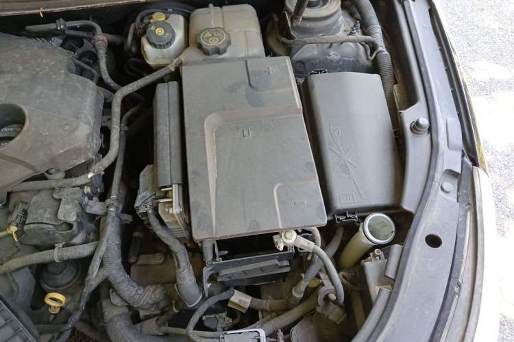 Used Buick LaCrosse 2012 2.4L SIDI Haoya Edition Engine Bay Left
