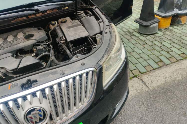Used Buick LaCrosse 2012 2.4L SIDI Comfort Edition Engine Bay Left