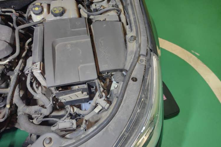 Used Buick LaCrosse 2012 2.4L SIDI Luxury Edition Engine Bay Left