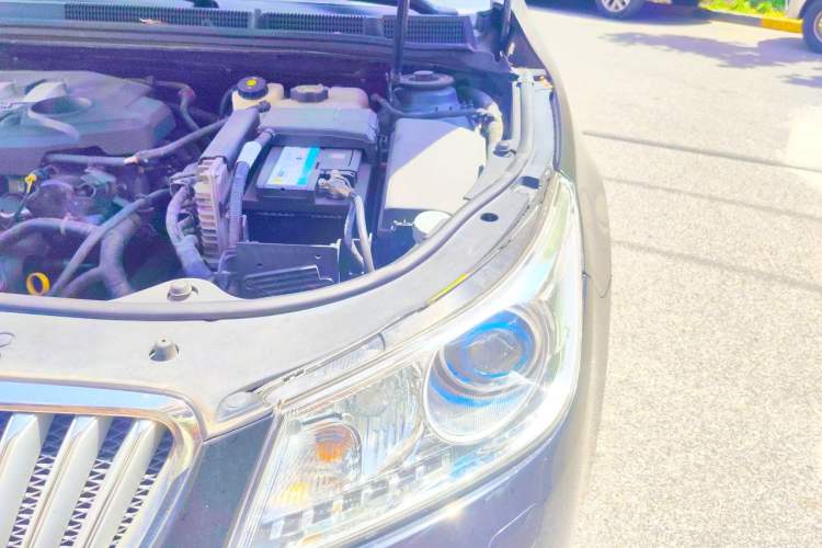 Used Buick LaCrosse 2012 2.4L SIDI Haoya Edition Engine Bay Left