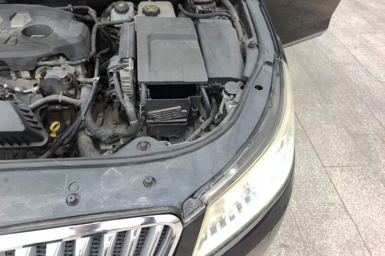Used Buick LaCrosse 2012 2.4L SIDI Luxury Edition Engine Bay Left