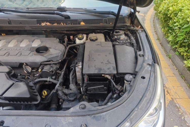 Used Buick LaCrosse 2012 2.4L SIDI Luxury Edition Engine Bay Left