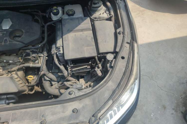 Used Buick LaCrosse 2012 2.4L SIDI Haoya Edition Engine Bay Left