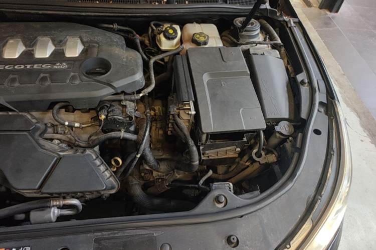 Used Buick LaCrosse 2012 2.4L SIDI Haoya Edition Engine Bay Left