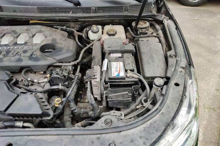 Used Buick LaCrosse 2012 2.4L SIDI Luxury Edition Engine Bay Left