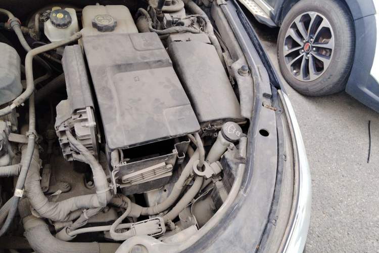 Used Buick LaCrosse 2012 2.4L SIDI Luxury Edition Engine Bay Left